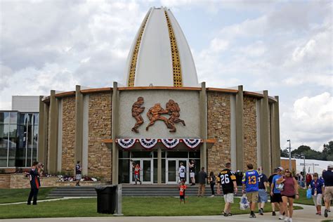 Hall of fame football - Select Year. The Pro Football Hall of Fame was dedicated at Canton, Ohio, September 7 1963. Green Bay defeated Oakland 33-14 in Super Bowl II at Miami, January 14. The game had the first $3-million gate in pro football history.